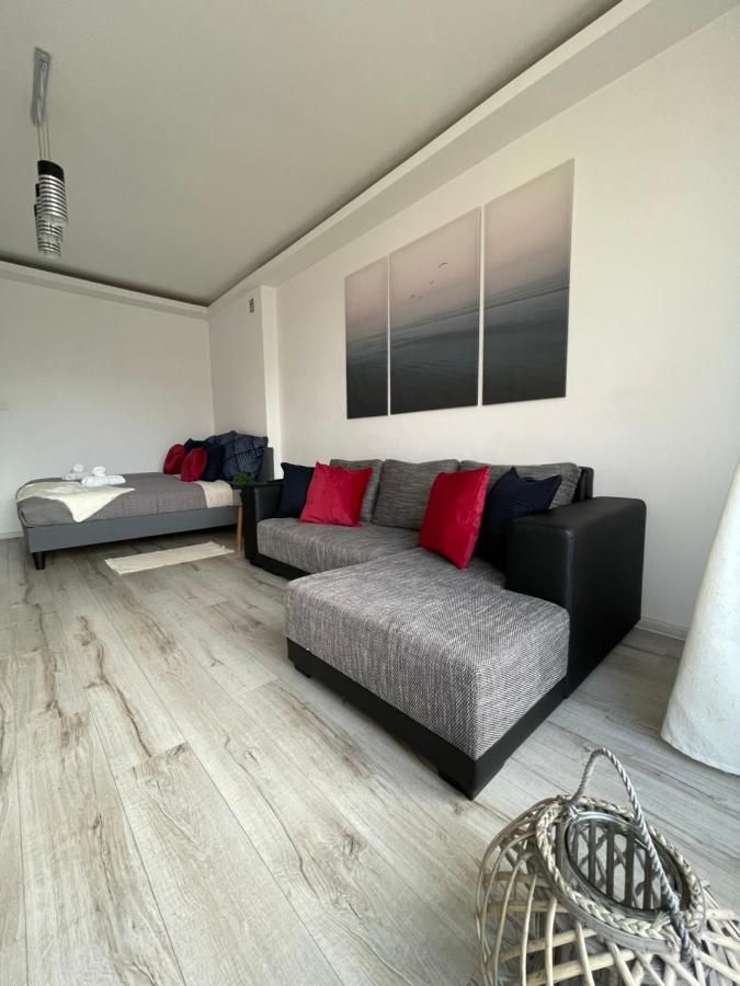 Aleje Jerozolimskie: Central Warsaw Stay with Free Parking Exterior photo